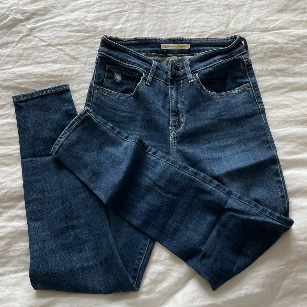 Levi’s High Rise Skinny Jeans 💙